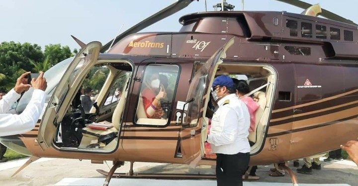 एकनाथराव खडसे हीलिकॉप्टर ने मुंबई रवाना