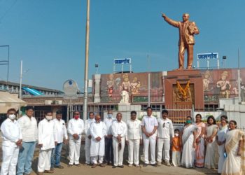 धम्मचक्र परिवर्तन दिनानिमित्त डॉ. बाबासाहेब आंबेडकरांना अभिवादन