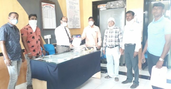 धुळे चाळीसगाव मेमु ट्रेन सुरू केल्यास रयत सेनेच्या वतीने रेल्वे रोको आंदोलन