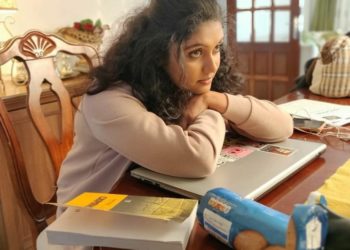 आर्ची अर्थात रिंकू राजगुरू आगामी चित्रपटाच्या शूट साठी लंडन मध्ये