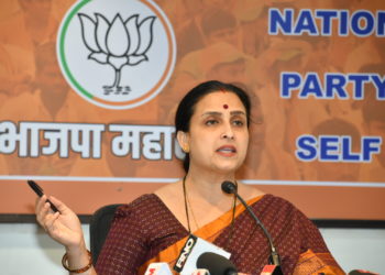 महिलांना भयमुक्त, भीतीमुक्त महाराष्ट्राची  भेट मुख्यमंत्री देणार का? ; भाजपा उपाध्यक्षा चित्राताई वाघ यांचा सवाल