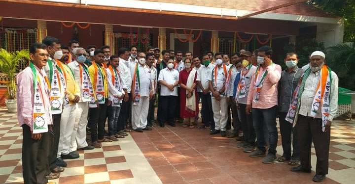 रावेर तालुक्यातील भाजपा कार्यकर्त्यांसह सहकार क्षेत्रातील कार्यकर्त्यांचा एकनाथ खडसेंच्या उपस्थितीत राष्ट्रवादी पक्षात प्रवेश