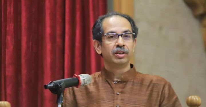 मुख्यमंत्र्यांनी आज राज्यातील विभागीय आयुक्त,जिल्हाधिकारी यांच्याशी साधला संवाद