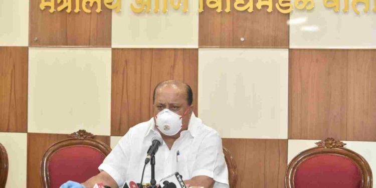 कर्तव्य बजावताना कोरोनाने मृत्यू झालेल्या ग्रामीण भागातील १७ अधिकारी, कर्मचाऱ्यांच्या वारसांना प्रत्येकी ५० लाख रुपयांची मदत