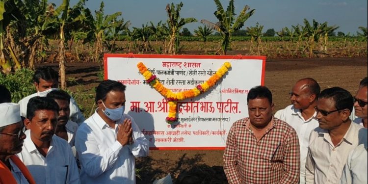 पाणी,वीज,रस्ते हे शेतकऱ्यांच्या तीन मूलभूत हक्क – आमदार चंद्रकांत पाटील