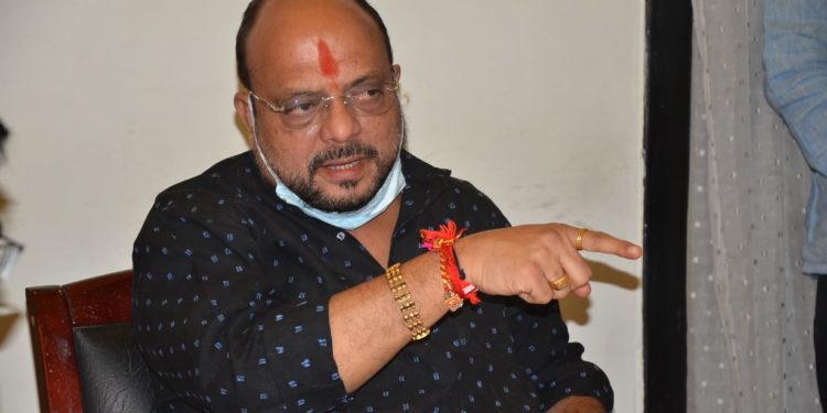 उद्योजकांचे प्रश्न सोडविण्यास प्राधान्य द्यावे – पालकमंत्री ना. गुलाबराव पाटील यांचे निर्देश