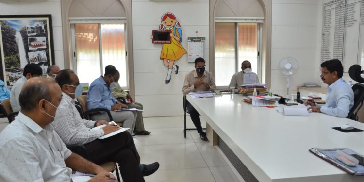 कोरोनाच्या पार्श्वभूमीवर ऑक्सिजन टँक लवकर कार्यान्वित करा