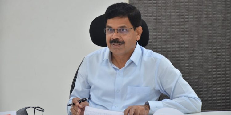 कोरोनाच्या पार्श्वभूमीवर ऑक्सिजन टँक लवकर कार्यान्वित करा