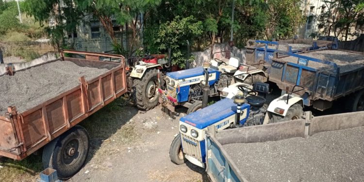 पाचोरा महसुल ची उल्लेखनीय कामगिरी अवैध वाळू वाहतूकीचे तिन वाहने जप्त