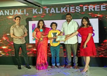 सौ. वैशाली सौंन्दाणे-चव्हाण यांचा दादासाहेब फाळके कोवीड १९ योद्धा पुरस्काराने सन्मान