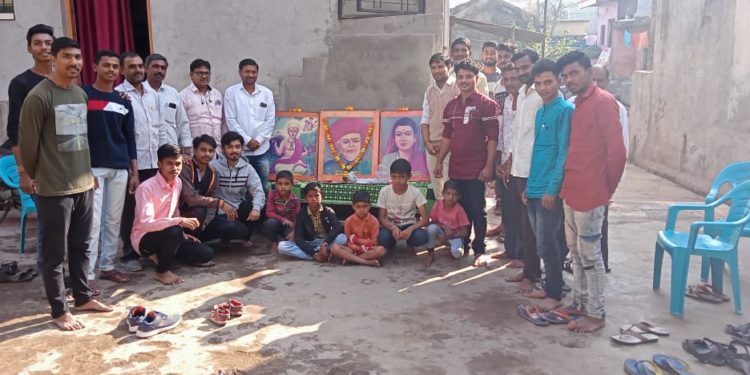 विवरे येथे महात्मा फुले पुण्यतिथी निमित्त अभिवादन