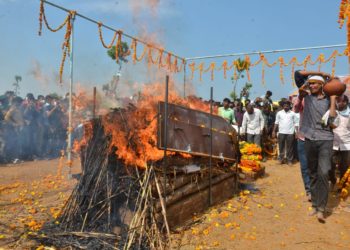 ‘शहीद यश देशमुख अमर रहे’ च्या जयघोषात शासकीय इतमामात अंत्यसंस्कार
