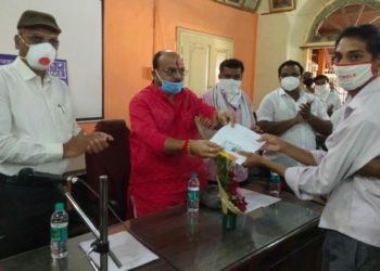 जळगाव पंचायत समितीत दिव्यांगांसाठी सल्ला व मार्गदर्शन केंद्रास प्रारंभ