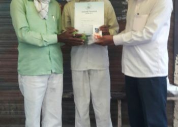 उपेक्षित कलावंताचे लोकवर्गणीतून केली शस्त्रक्रिया