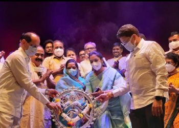 नाट्यकर्मींच्या आर्थिक मदतीकरिता शासनाकडे भरघोस निधीची मागणी करणार – ॲड.रोहिणीताई खडसे