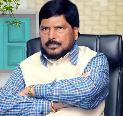 नापास सरकारला एवढे गुण… सरकारच्या वर्षपूर्तीवर रामदास आठवले म्हणाले…