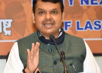 शिवसेनेच्या हिंदुत्वावर देवेंद्र फडणवीसांचा पलटवार