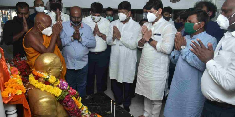 चैत्यभूमी येथे गर्दी न करता लाईव्ह प्रक्षेपणाद्वारे दर्शन घेण्याचे आवाहन