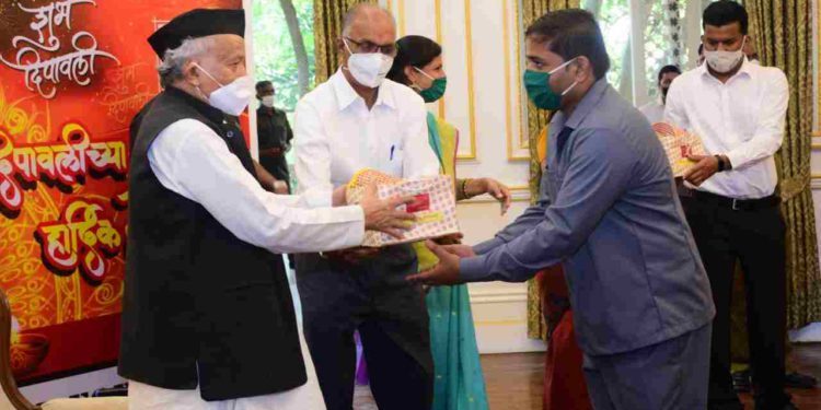 राजभवन परिसर आदिवासी महिलांनी तयार केलेल्या आकाशकंदिलांनी उजळणार