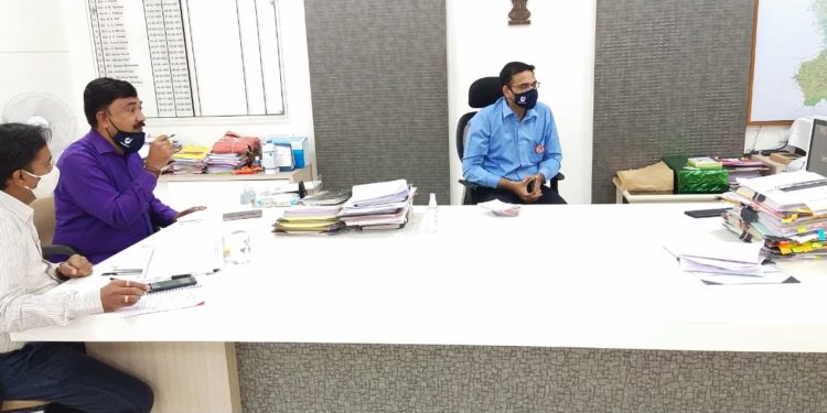 जळगाव लोकसभा मतदार संघातील रोहयो कामकाजासंदर्भात आढावा बैठक संपन्न