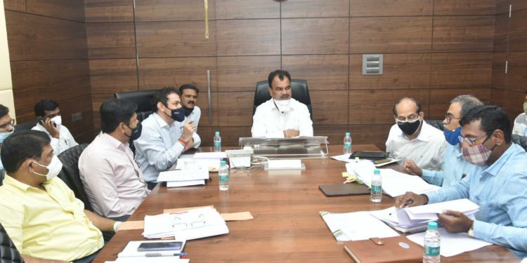 वनक्षेत्रातील रस्त्यांच्या दुरुस्तीचे प्रश्न मार्गी लावण्यासाठी प्रयत्नशील ; केंद्राकडेही पाठपुरावा