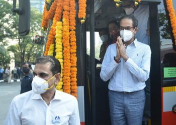 मुंबईकरांच्या सेवेत आजपासून बेस्टच्या २६ एसी दाखल