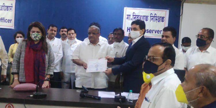 विधान परिषदेच्या धुळे- नंदुरबार स्थानिक प्राधिकारी मतदारसंघातून अमरिशभाई पटेल विजयी