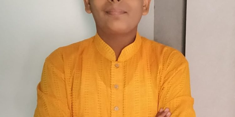 माध्यमिक व उच्च माध्यमिक स्तरावरील विद्यार्थ्यांसाठी आयोजित कला उत्सवात लाडकूबाई शाळेचा सौम्य सुर्यवंशी चमकला