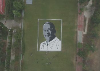 जैन पाईप्सचा वापर करून मोझाईक आर्टमधे साकारले भवरलालजींचे विस्तृत पोट्रेट