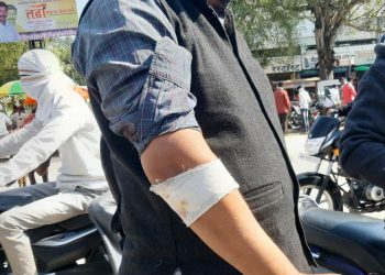 समग्र शिक्षा अभियानाचे दोन कर्मचारी जखमी अतिरिक्त पदाच्या कर्तव्यासाठी जातांना झाला अपघात