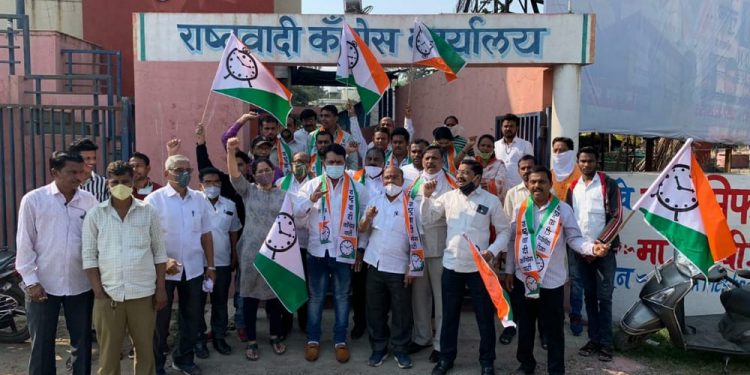 खडसेंना ईडीने नोटीस दिल्याने राष्ट्रवादी कडून निषेध