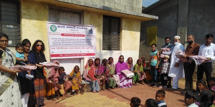 एक स्वेटर उबदार…आस्था अनघादि फौंउडेशनचा स्तुत्य उपक्रम 