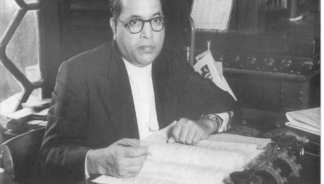 चैत्यभूमी येथे प्रत्यक्ष न येता, ऑनलाईन अभिवादन करुन लाखो अनुयायांनी सर्वांसमोर एक अनोखे उदाहरण ठेवले