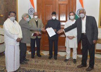 नव्या कृषी कायद्याबाबत राष्ट्रपतींना भेटले शरद पवार