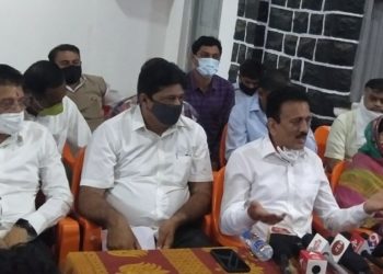 हे तर सुडाचं राजकारण – आ.गिरीश महाजन