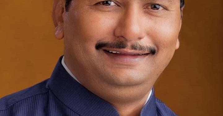 वसंतराव मुंडे म्हणजे पत्रकारितेला नवे आयाम देणारा नेता…