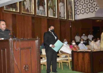 विधानपरिषदेच्या ५ नवनिर्वाचित सदस्यांचा शपथविधी विधानभवनात पडला पार