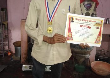 कळसुबाई शिखर सर करून दिव्यांनी साजरे केले नवीन वर्ष