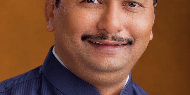 प्रदेशाध्यक्ष वसंत मुंडे यांच्या वाढदिवसानिमित्त राज्यभर आठशे पिशव्या रक्त संकलन