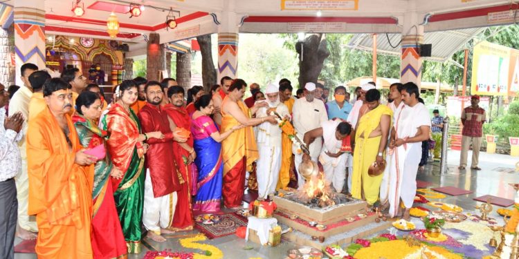 विश्वातील भूमी मातेच्या एकमेव मूर्तीची अमळनेरला स्थापना