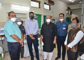 शासकीय वैद्यकीय महाविद्यालया मधील अद्ययावत दंतोपचार विभागाची पालकमंत्र्यांसह आरोग्य उपसंचालक, जिल्हाधिकाऱ्यांनी केली पाहणी