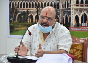 कामांचा दर्जा व गुणवत्ता राखण्याचे पालकमंत्री ना. गुलाबराव पाटील यांचे निर्देश