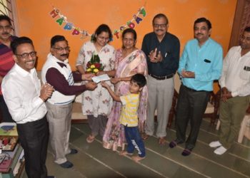 अयोध्येतील श्रीराम मंदिर निर्माण कार्यासाठी प्रा.सोमवंशी दाम्पत्याद्वारे एक लाख एकशे अकरा रुपयांचे योगदान