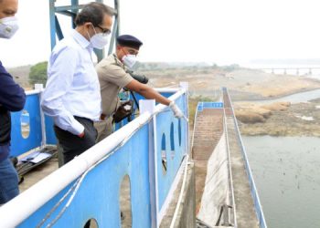 पक्षीनिरीक्षणातून उलगडला मुख्यमंत्र्यांच्या तरल संवेदनशीलतेचा परिचय !