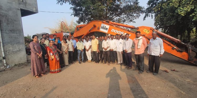 चाळीसगाव तालुक्यात नाम फाउंडेशनच्या सहकार्याने मिशन पाचशे कोटी लिटर जलसाठा अभियानास सुरवात