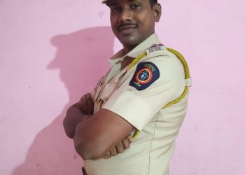 शेतमजुरी करणार्‍या आईबापाचा मुलगा व चहा विकणारा झाला मुंबईचा फौजदार