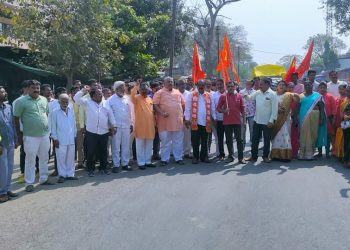 पेट्रोल डिझेल गॅस दरवाढीच्या विरोधात चाळीसगाव शिवसेनेतर्फे निदर्शने