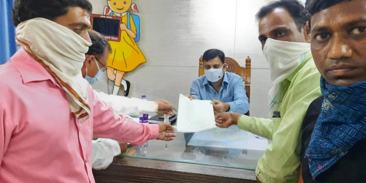 बोगस बियाणे विक्री करणाऱ्या कंपन्यांवर गुन्हे दाखल करा