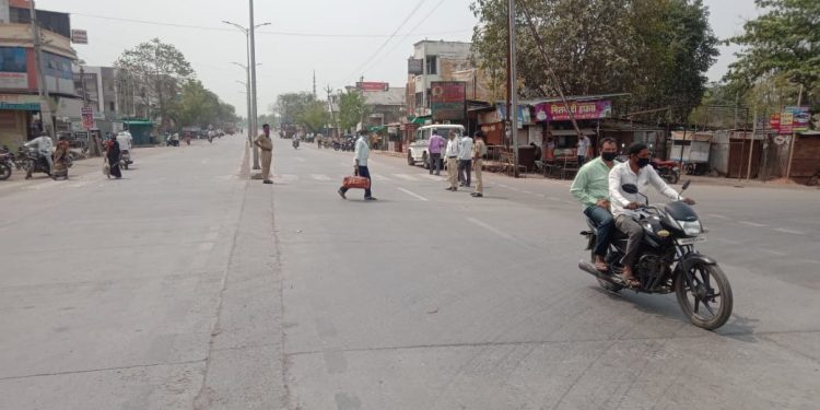 अत्यावश्यक सेवा वगळता भडगांव शहरात शंभर टक्के लॉक डाऊनला नागरिकांचा प्रतिसाद