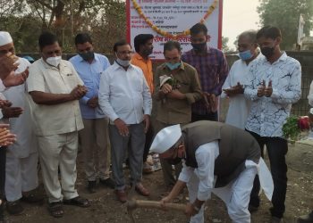 मारूळ ते न्हावी मार्गावरील १ कोटीच्या निधीच्या रस्त्याच्या  डांबरीकरण कामाचे आमदार शिरीष चौधरींच्या हस्ते भुमीपुजन
